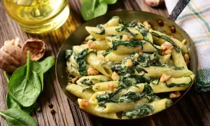 Spinat-Nudeln: Cremiges Feierabend-Rezept (unter 30 Min)