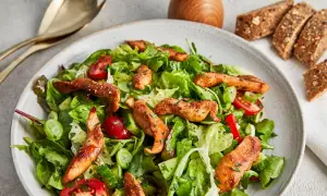 Hähnchensalat Rezepte: Einfach, schnell & lecker zubereiten